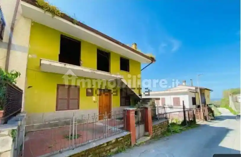 Villa in vendita a Montelibretti