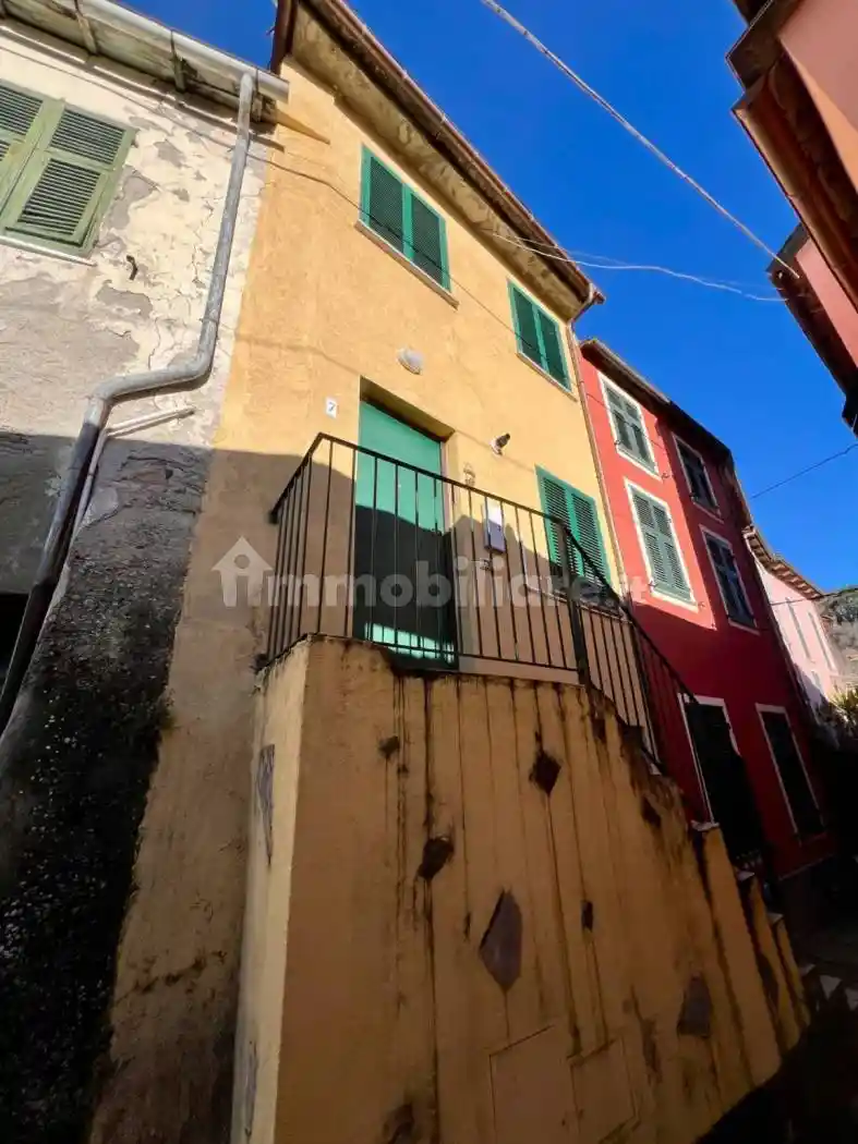 Casa indipendente in vendita a Carrodano