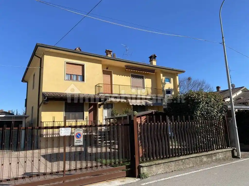 Appartamento in vendita a Castel Rozzone