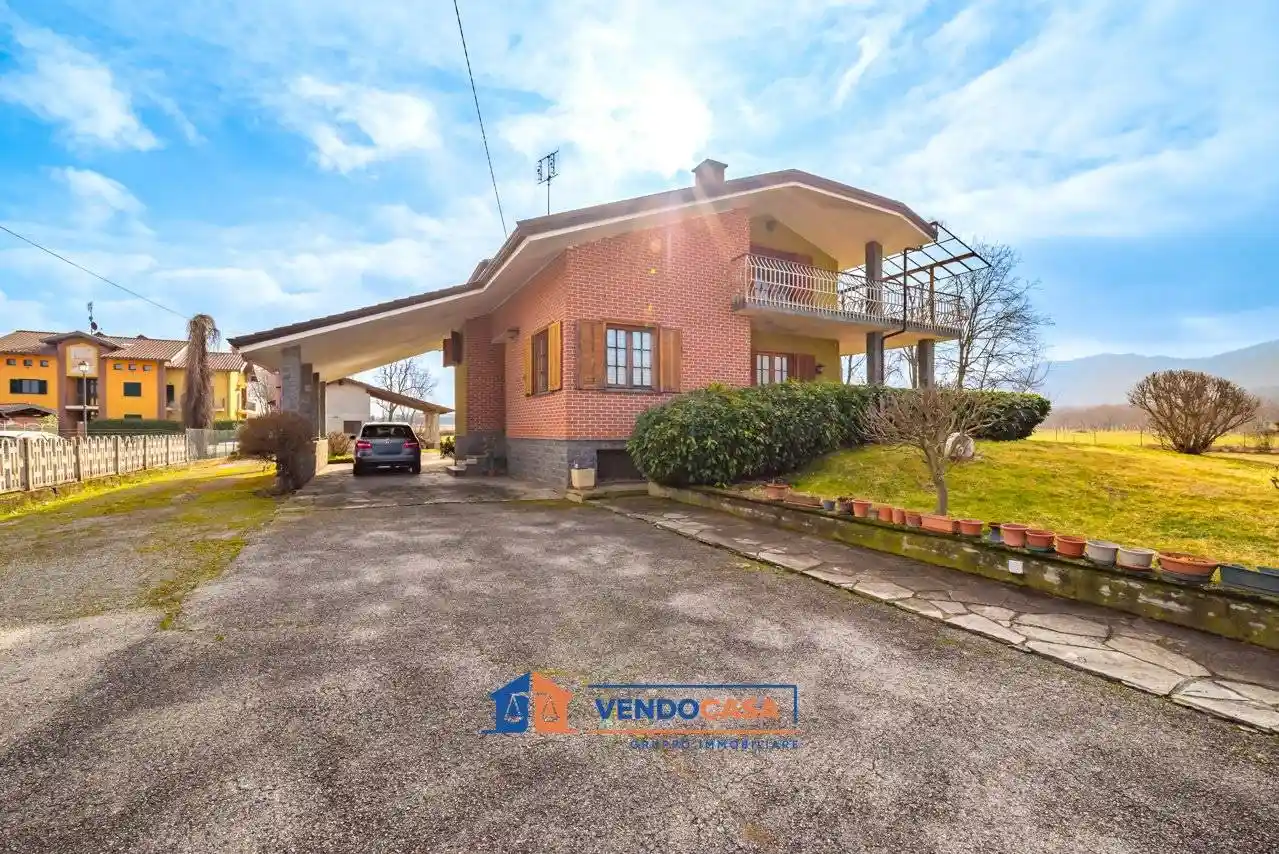 Villa in vendita a Bernezzo