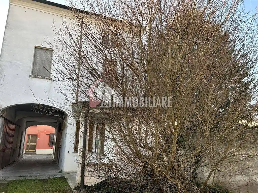 Casa indipendente in vendita a Rivarolo del Re ed Uniti