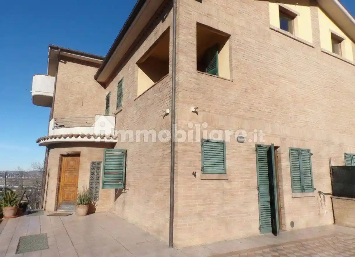 Villa in vendita a Chiaravalle