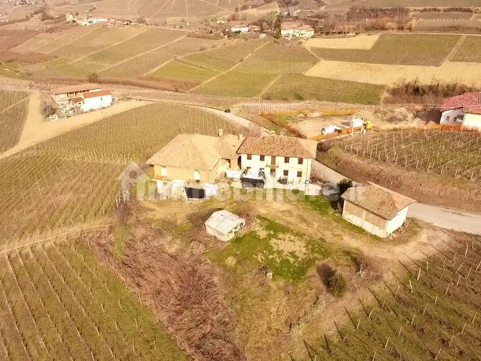 Rustico - Casale in vendita a Neviglie