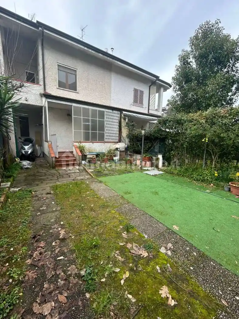 Villetta a schiera in vendita a Pietrasanta