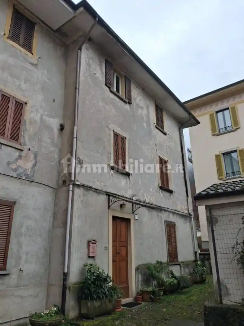 Palazzo - Edificio in vendita a San Pellegrino Terme