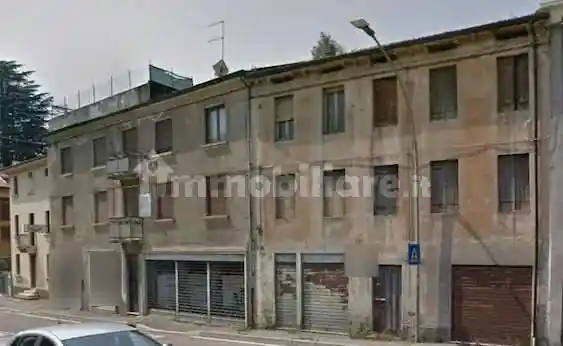 Palazzo - Stabile in vendita a Piovene Rocchette