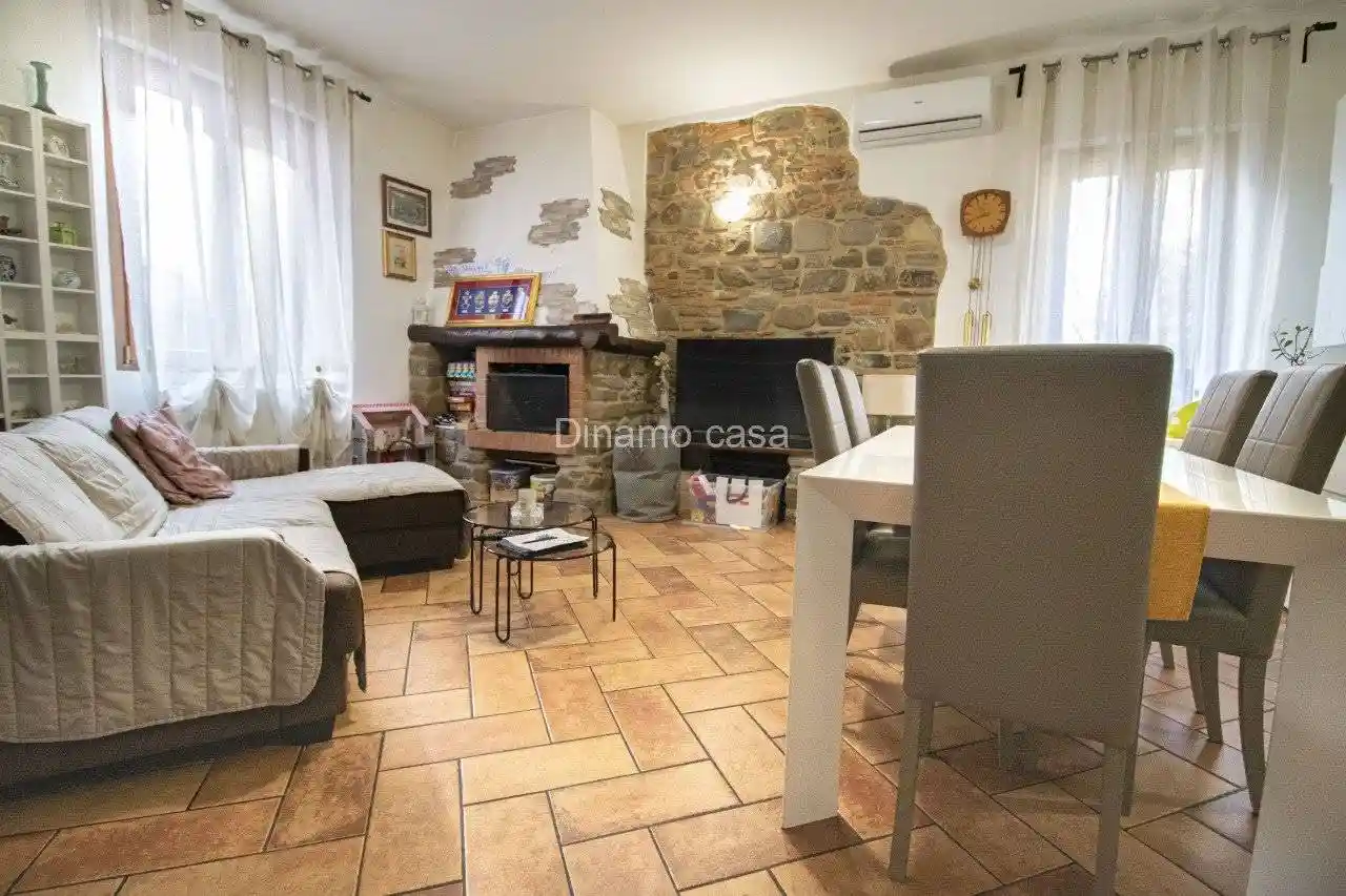 Casa indipendente in vendita a Prato