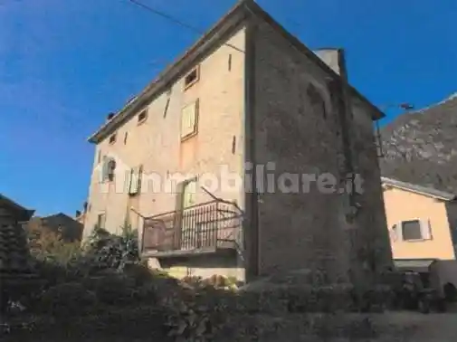 Casa indipendente in vendita a Ponte nelle Alpi
