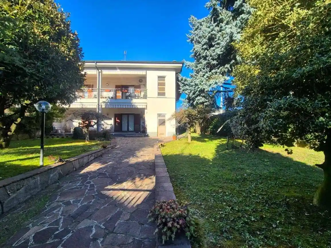 Villa in vendita a Cornate d'Adda