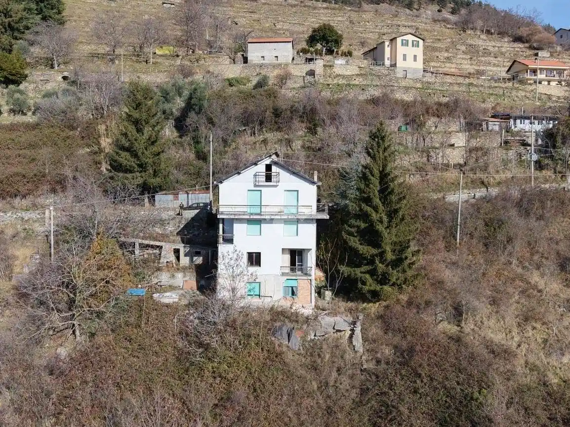 Casa indipendente in vendita a Triora