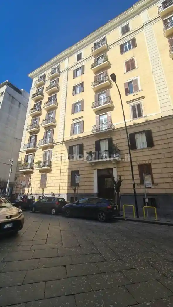 Appartamento in vendita a Napoli