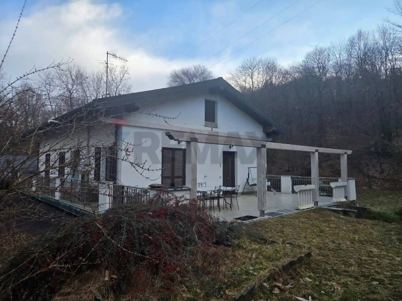 Villa in vendita a Marchirolo