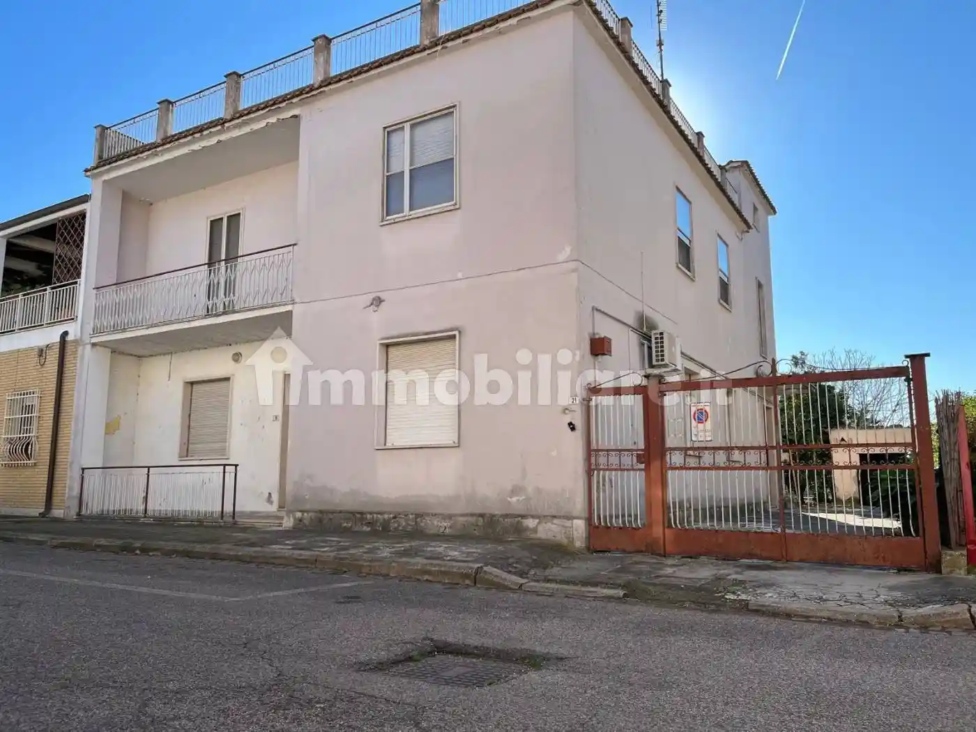 Palazzo - Edificio in vendita a Latina