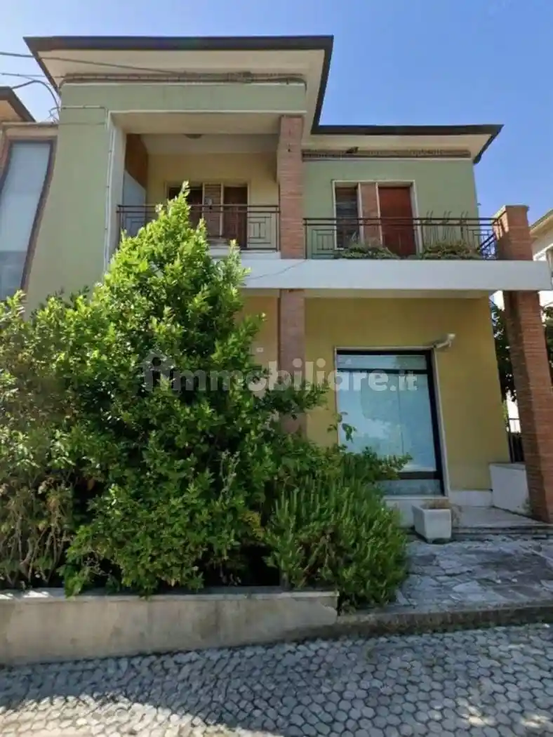 Casa indipendente in vendita a San Marcello