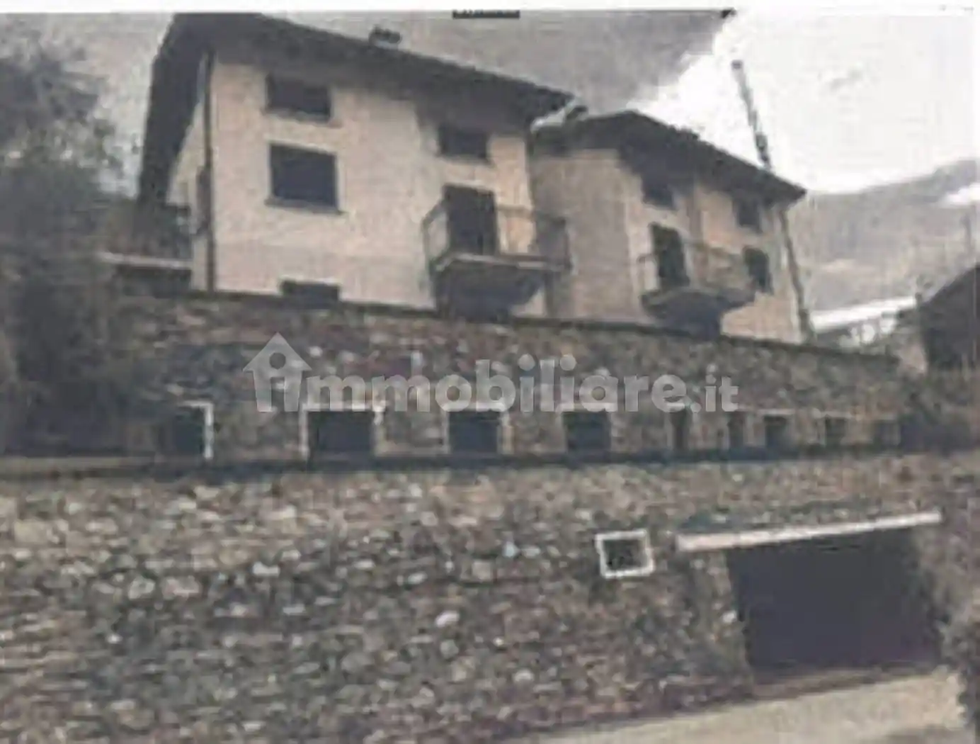 Villa in vendita a Sondrio