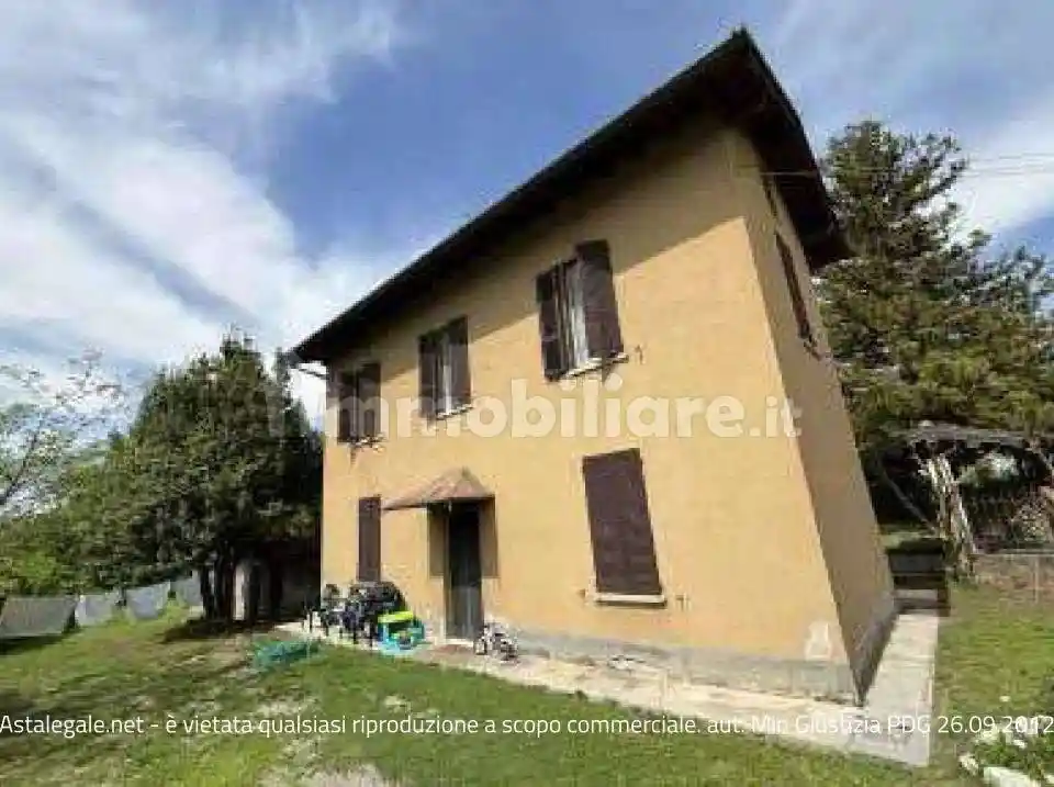 Villa in vendita a Gavirate