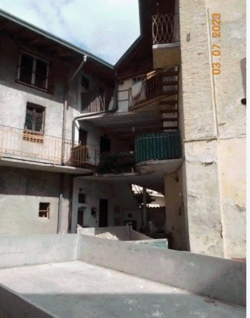 Appartamento in vendita a Gazzada Schianno