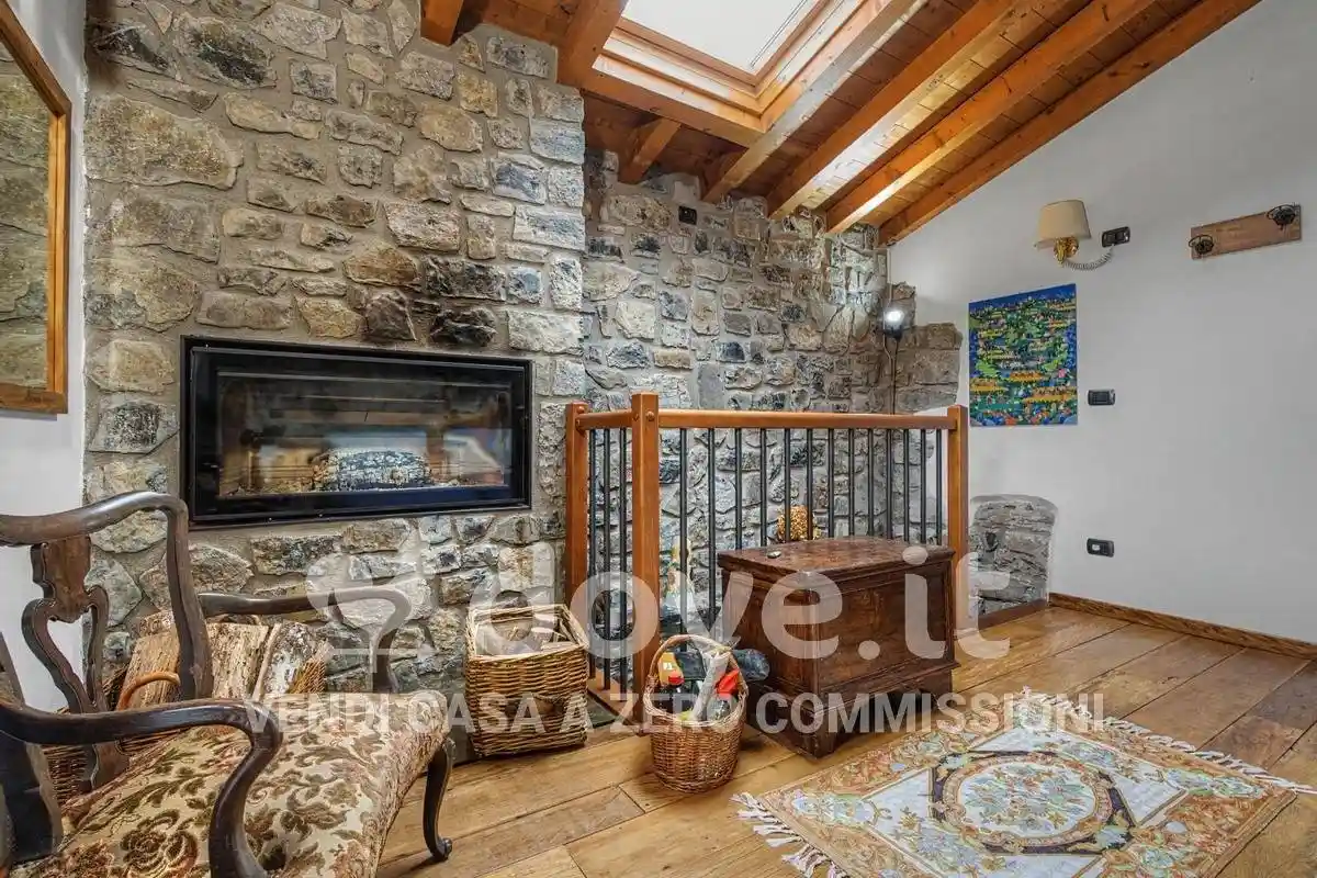 Villa in vendita a Val Brembilla