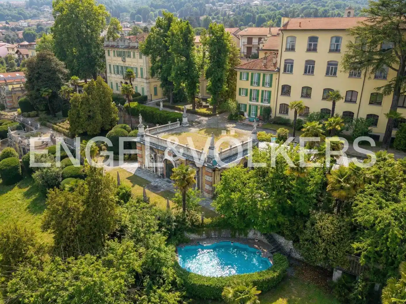 Villa in vendita a Comerio