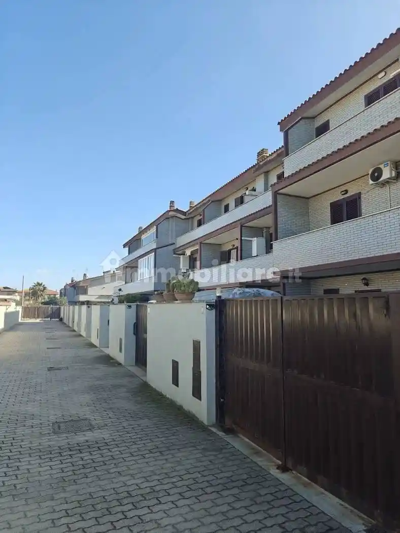 Villetta a schiera in vendita a Fiumicino
