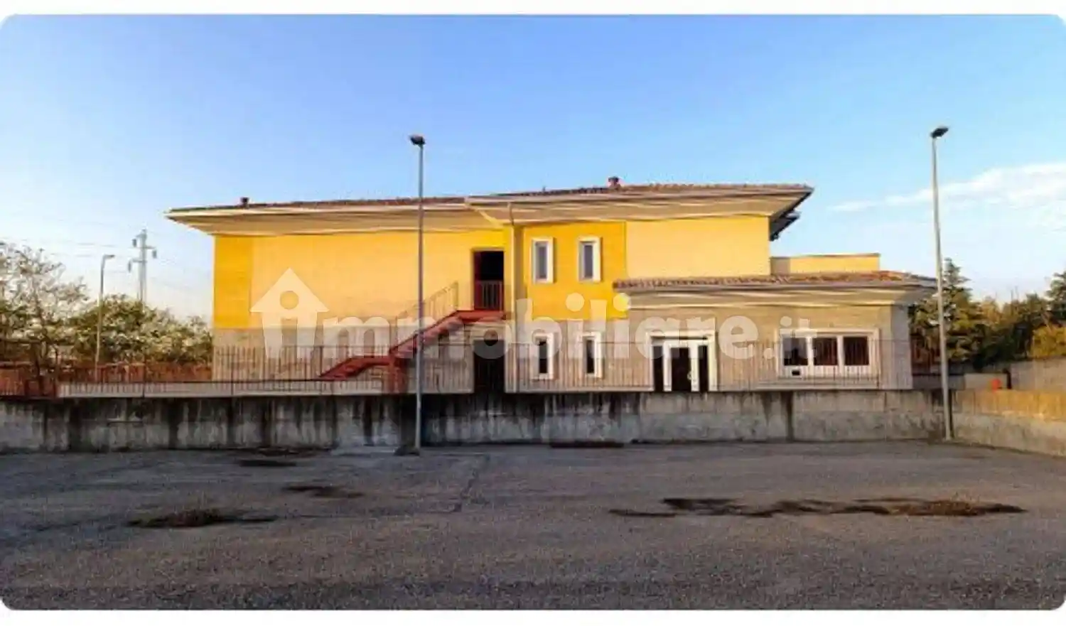 Palazzo - Stabile in vendita a Martinengo