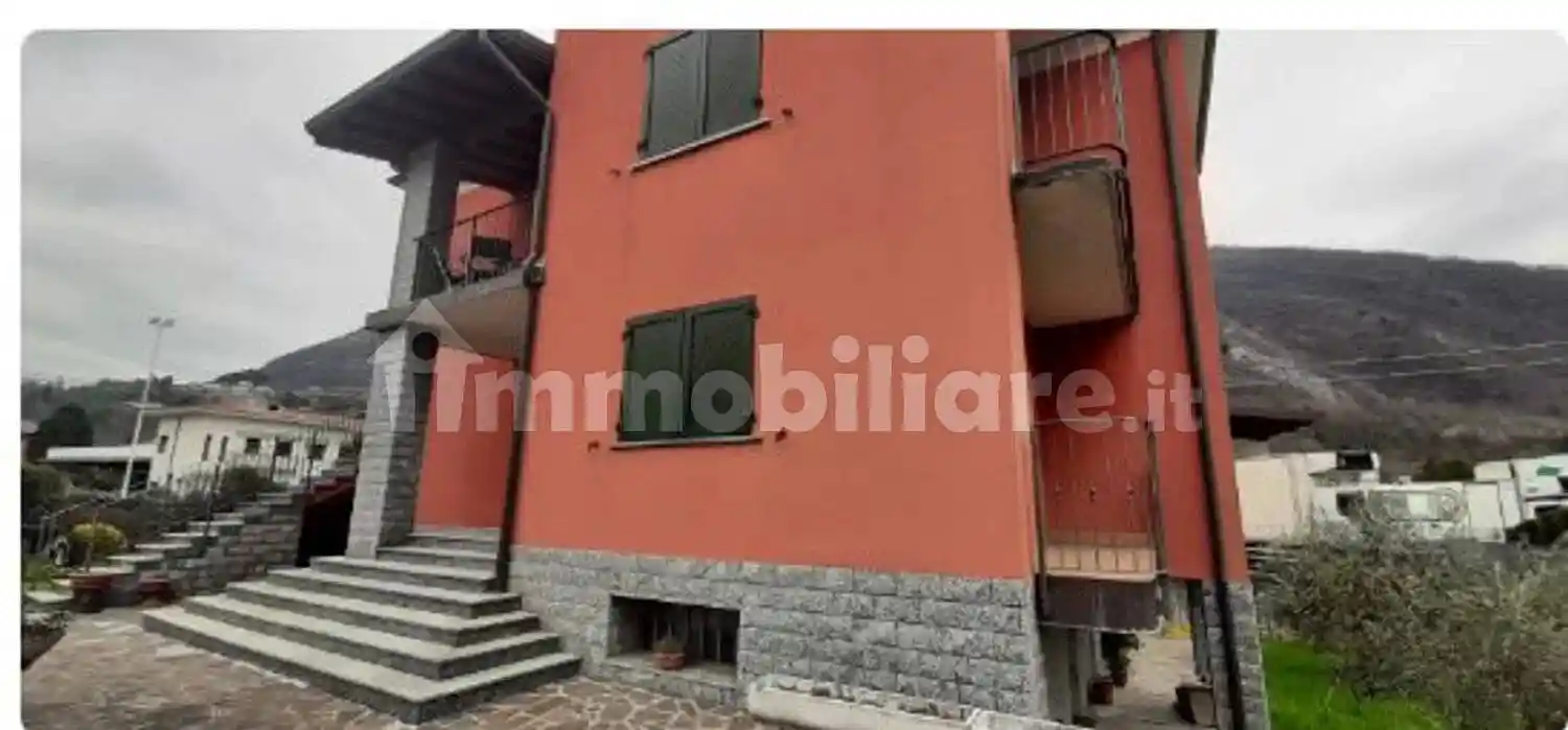 Villa in vendita a Casazza