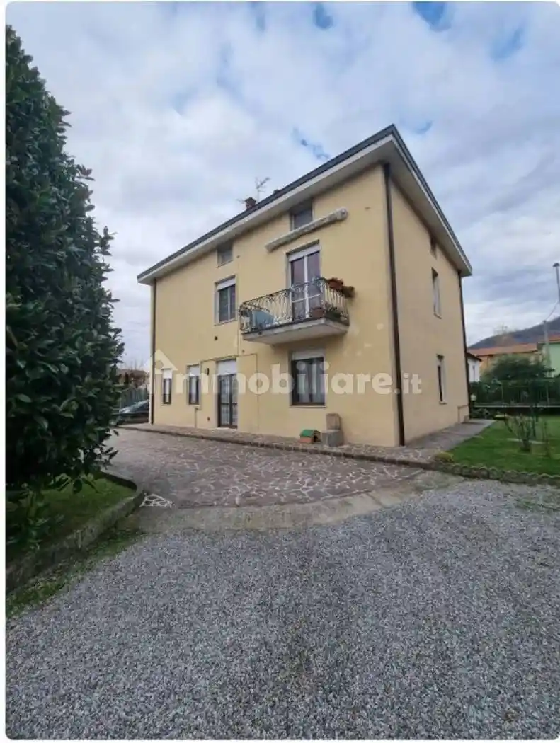 Appartamento in vendita a Carvico