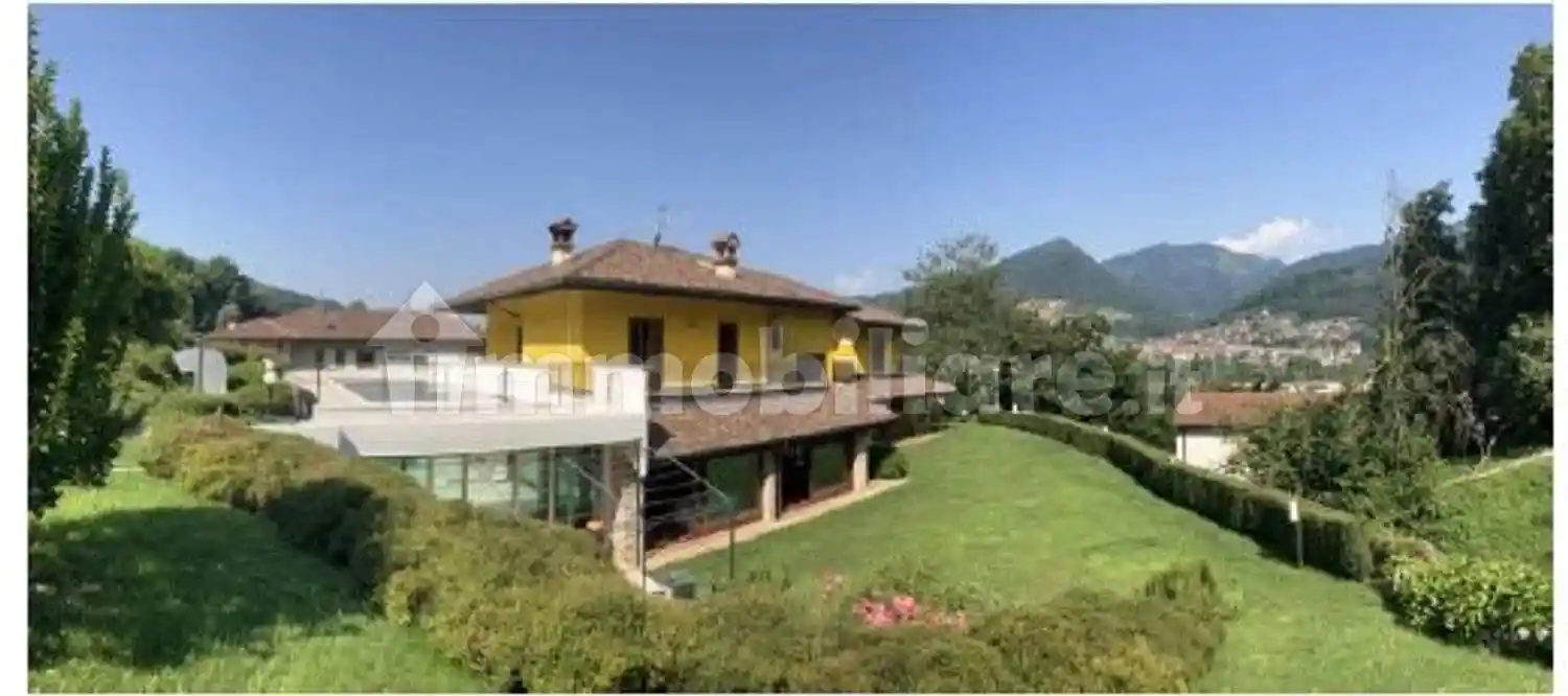 Villa in vendita a Pradalunga