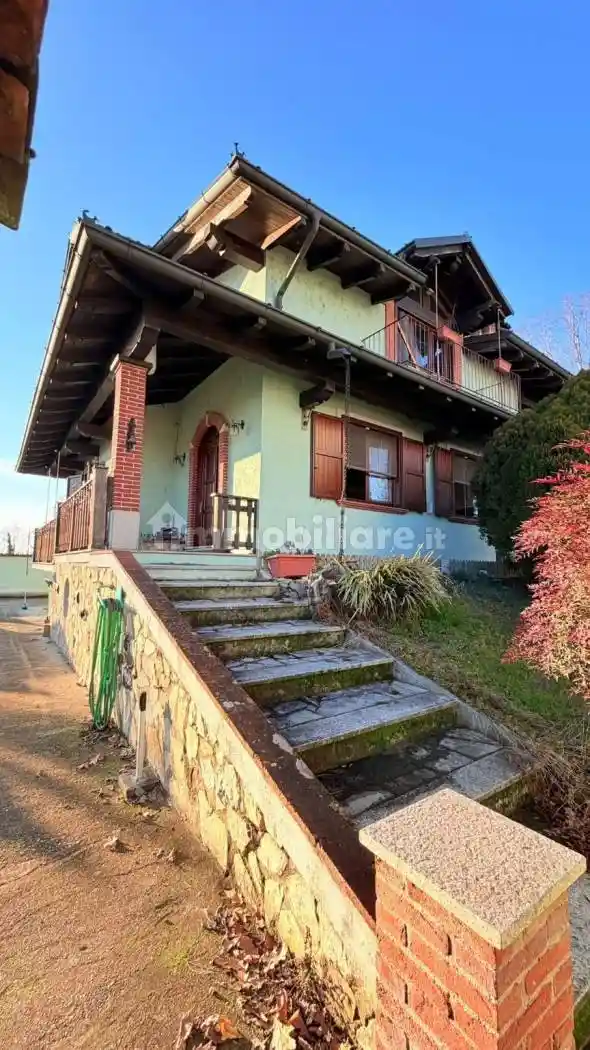 Villa in vendita a Novara