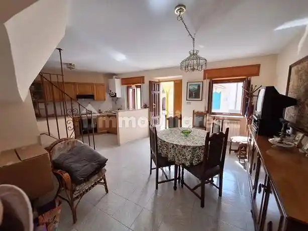 Casa indipendente in vendita a Barisciano