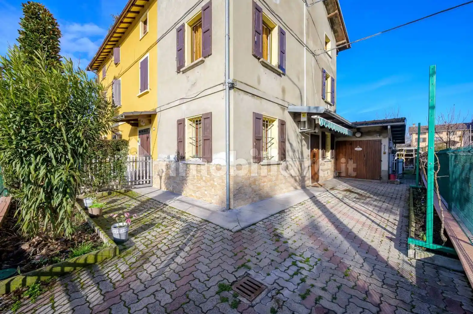 Casa indipendente in vendita a Reggio Emilia