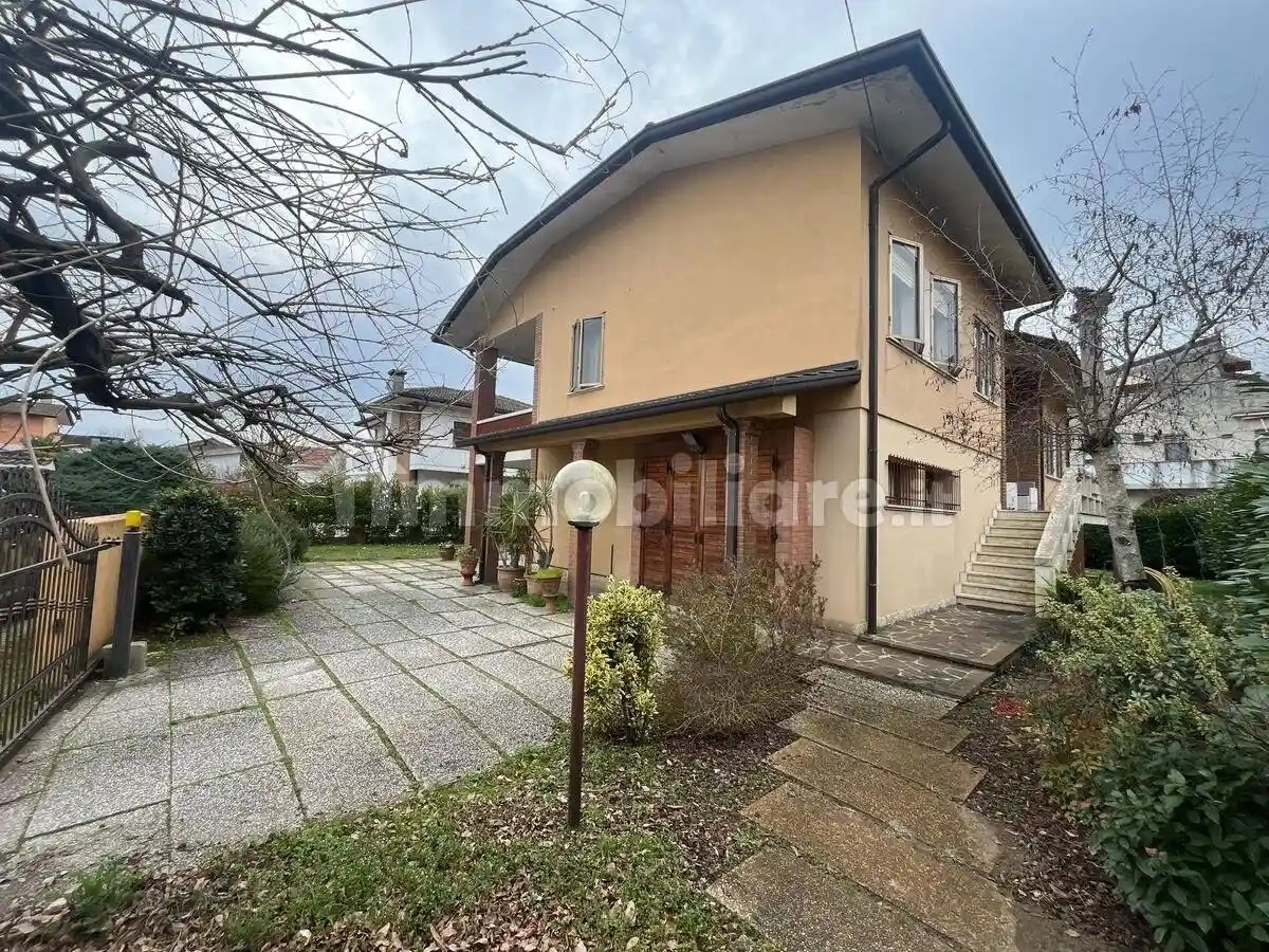 Villa in vendita a Porto Viro