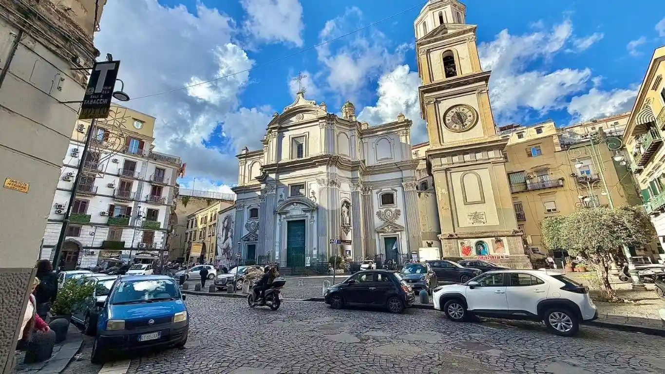 Appartamento in vendita a Napoli