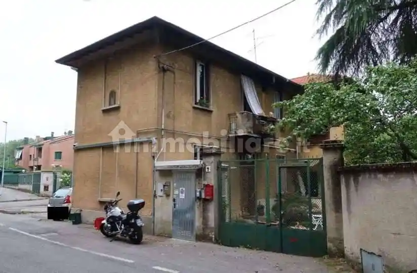 Palazzo - Stabile in vendita a Biassono