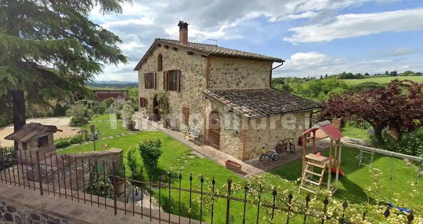 Rustico - Casale in vendita a Siena