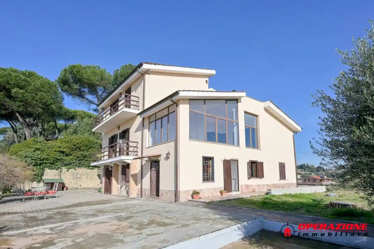 Villa in vendita a Castelnuovo di Porto
