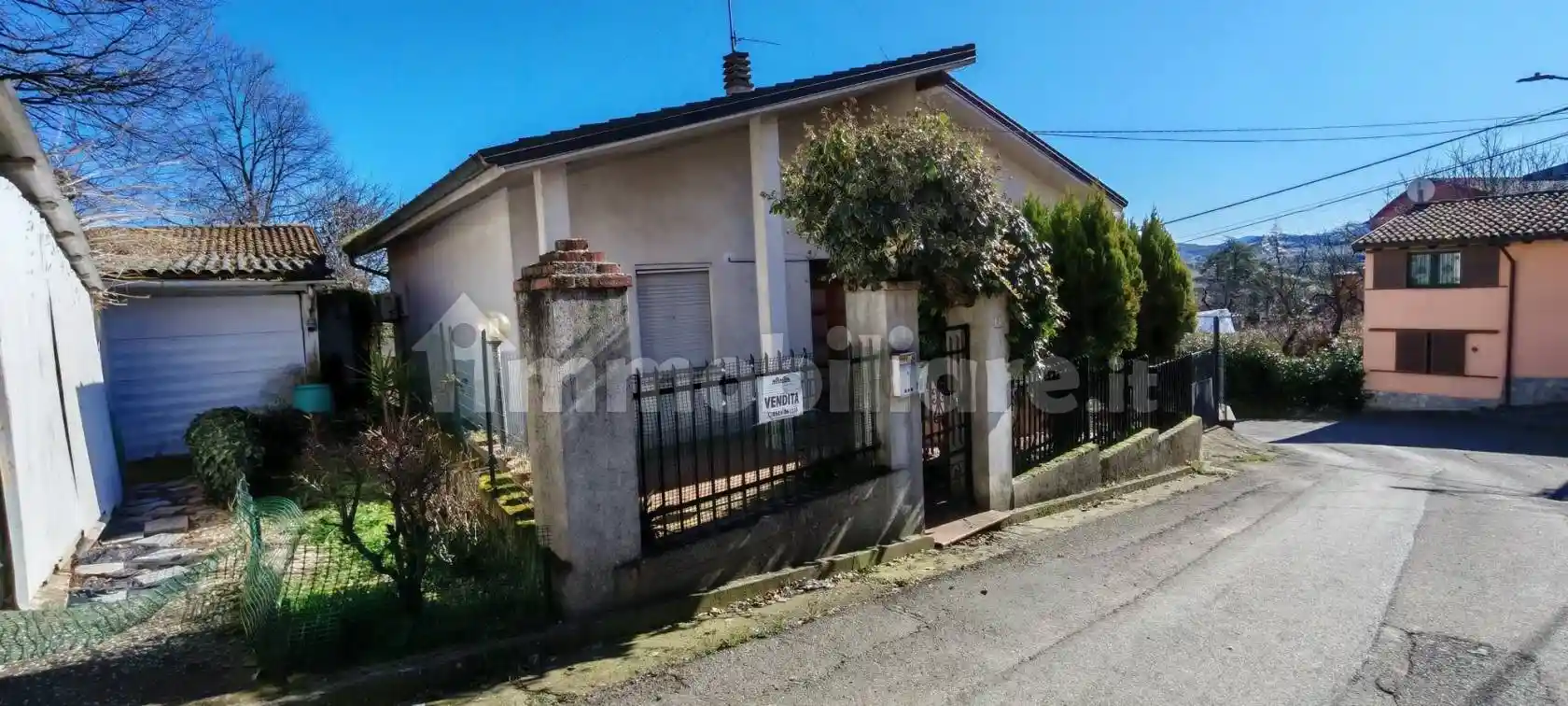 Villa in vendita a Rovescala