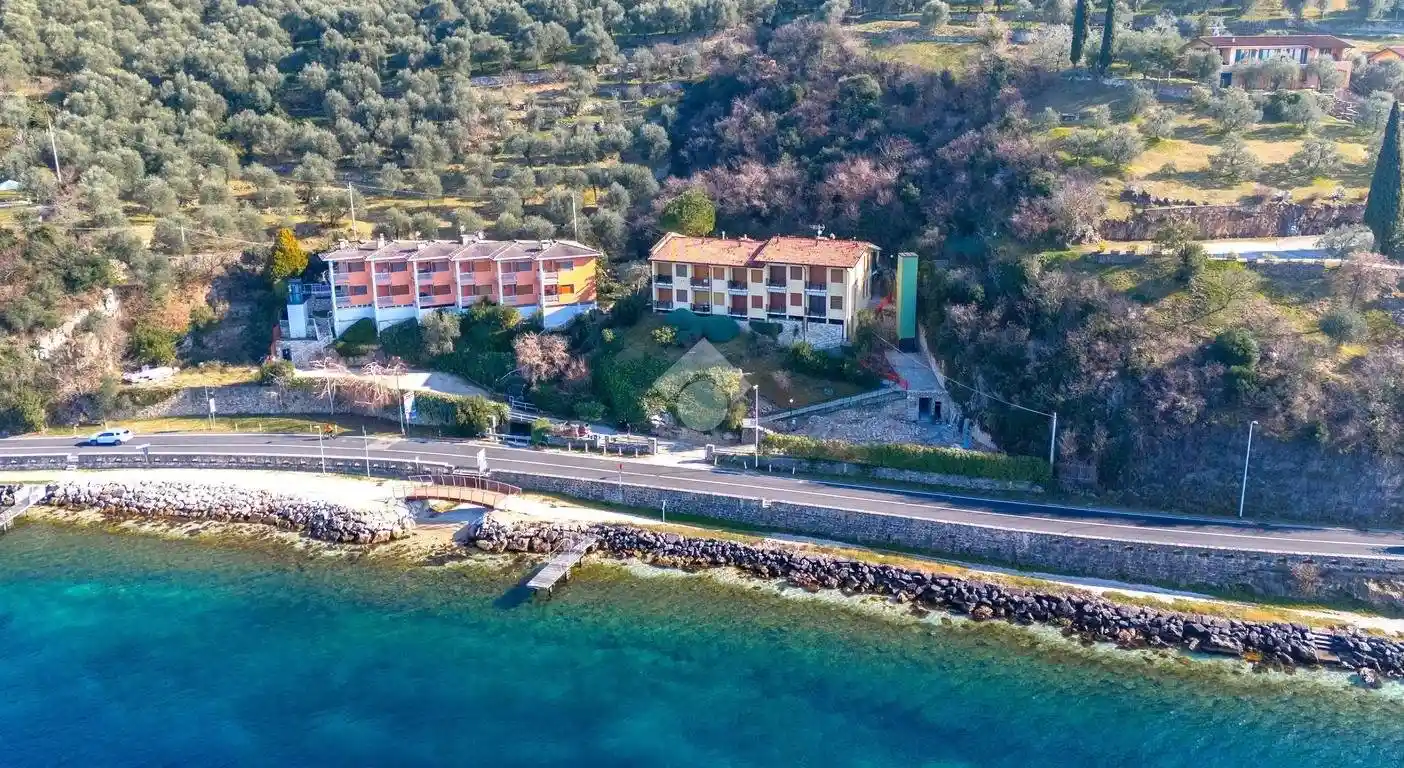 Appartamento in vendita a Torri del Benaco