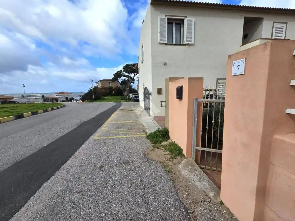 Appartamento in vendita a Trinità d'Agultu e Vignola