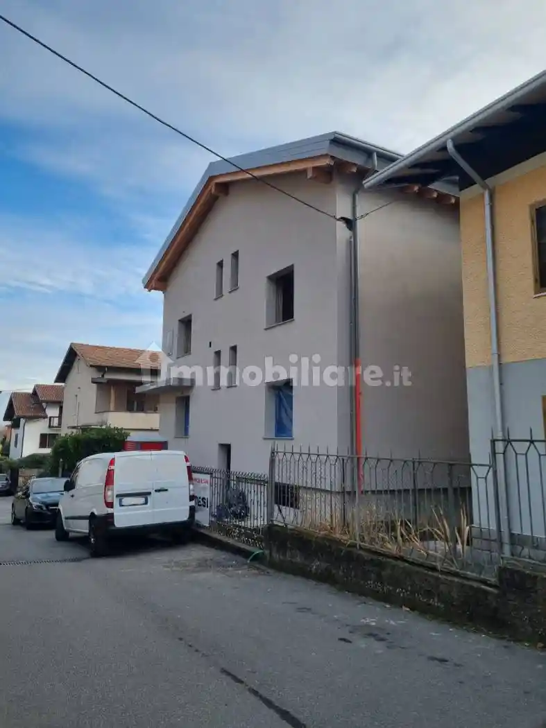 Appartamento in vendita a Costa Volpino