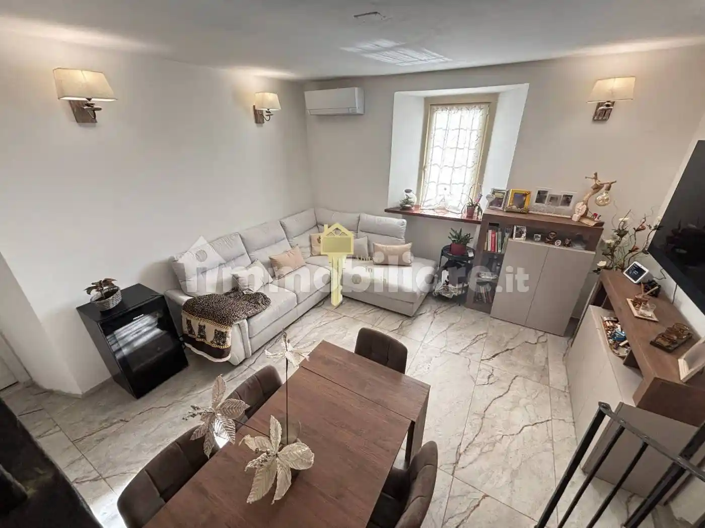 Appartamento in vendita a Cambiasca