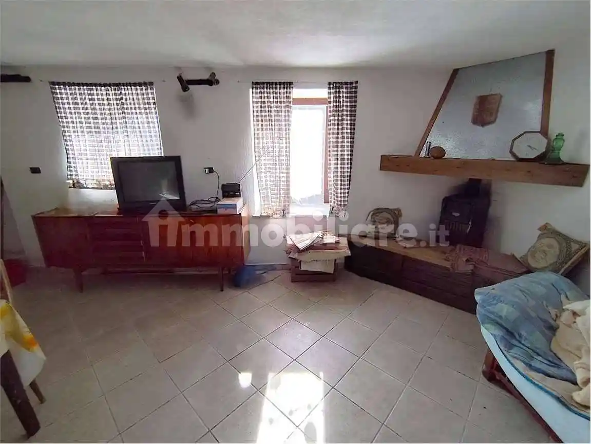 Rustico - Casale in vendita a Hone