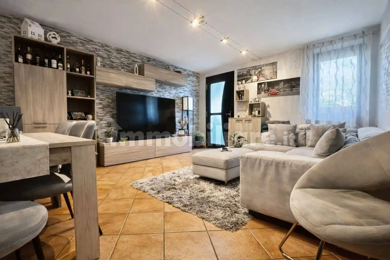 Casa indipendente in vendita a Val della Torre