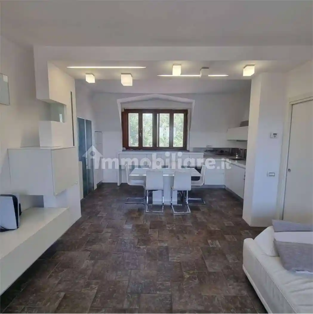 Appartamento in vendita a Locate di Triulzi