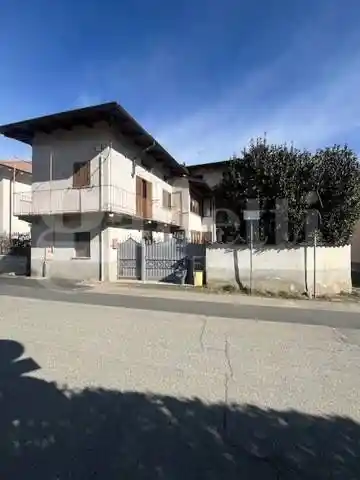 Casa indipendente in vendita a Biella