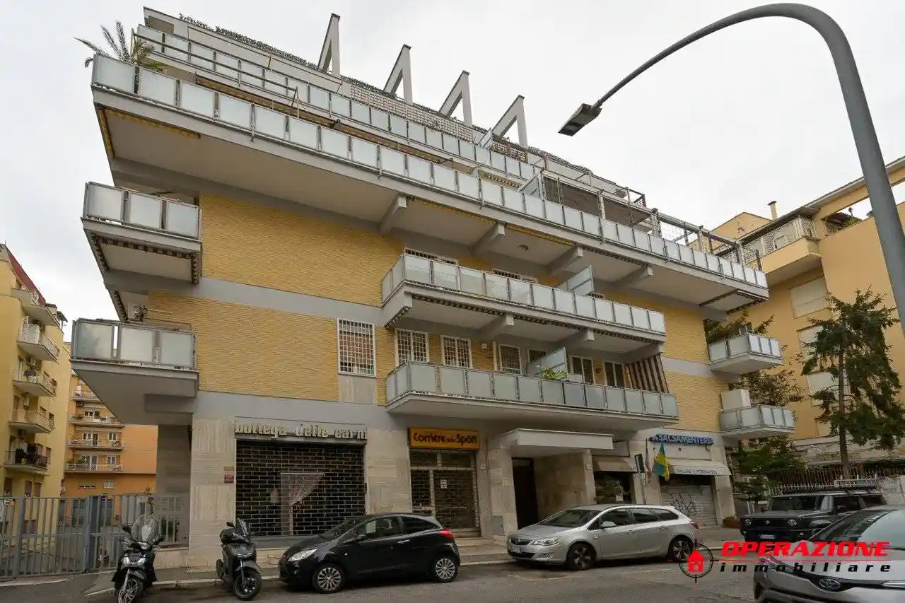 Appartamento in vendita a Roma