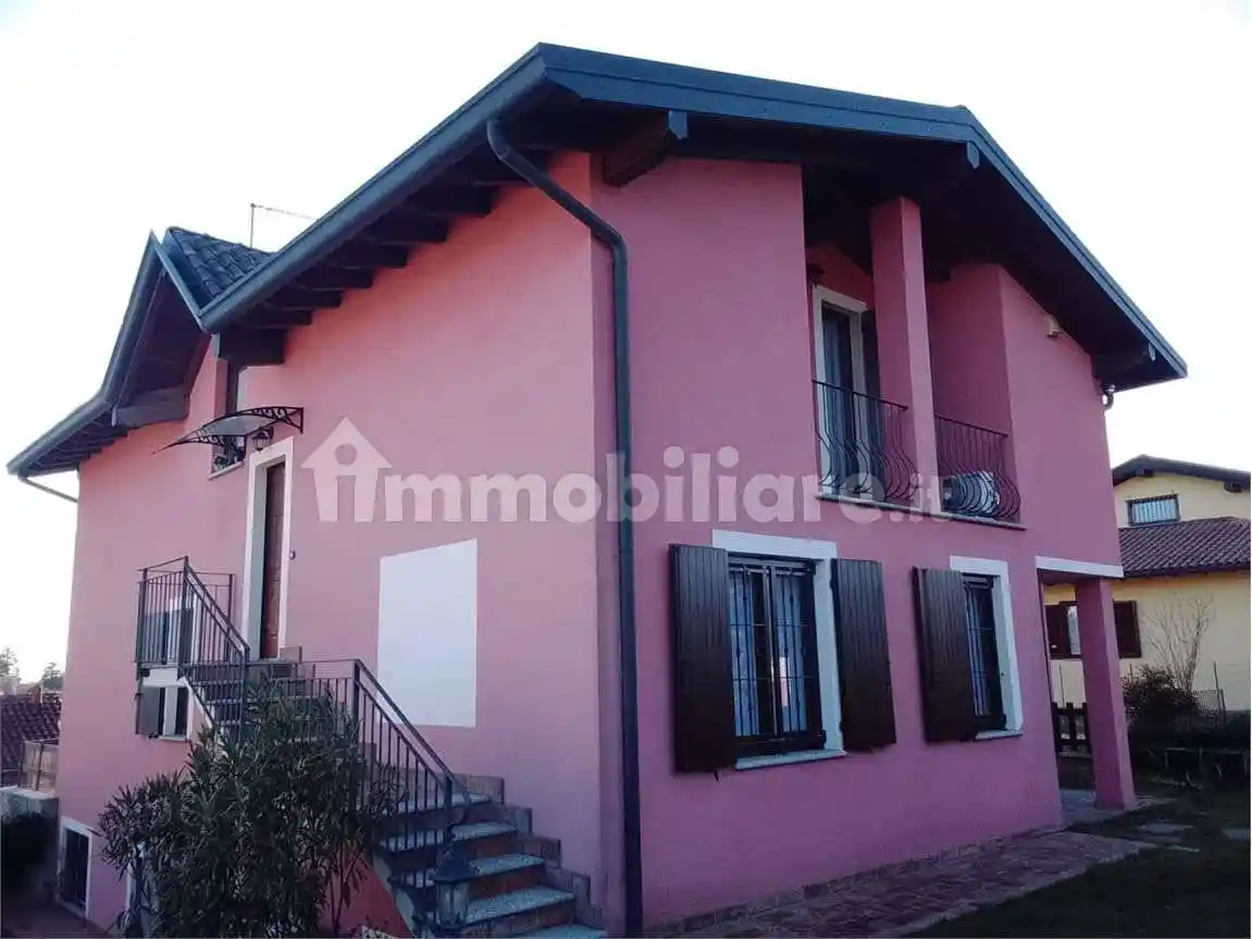 Villa in vendita a Cantello