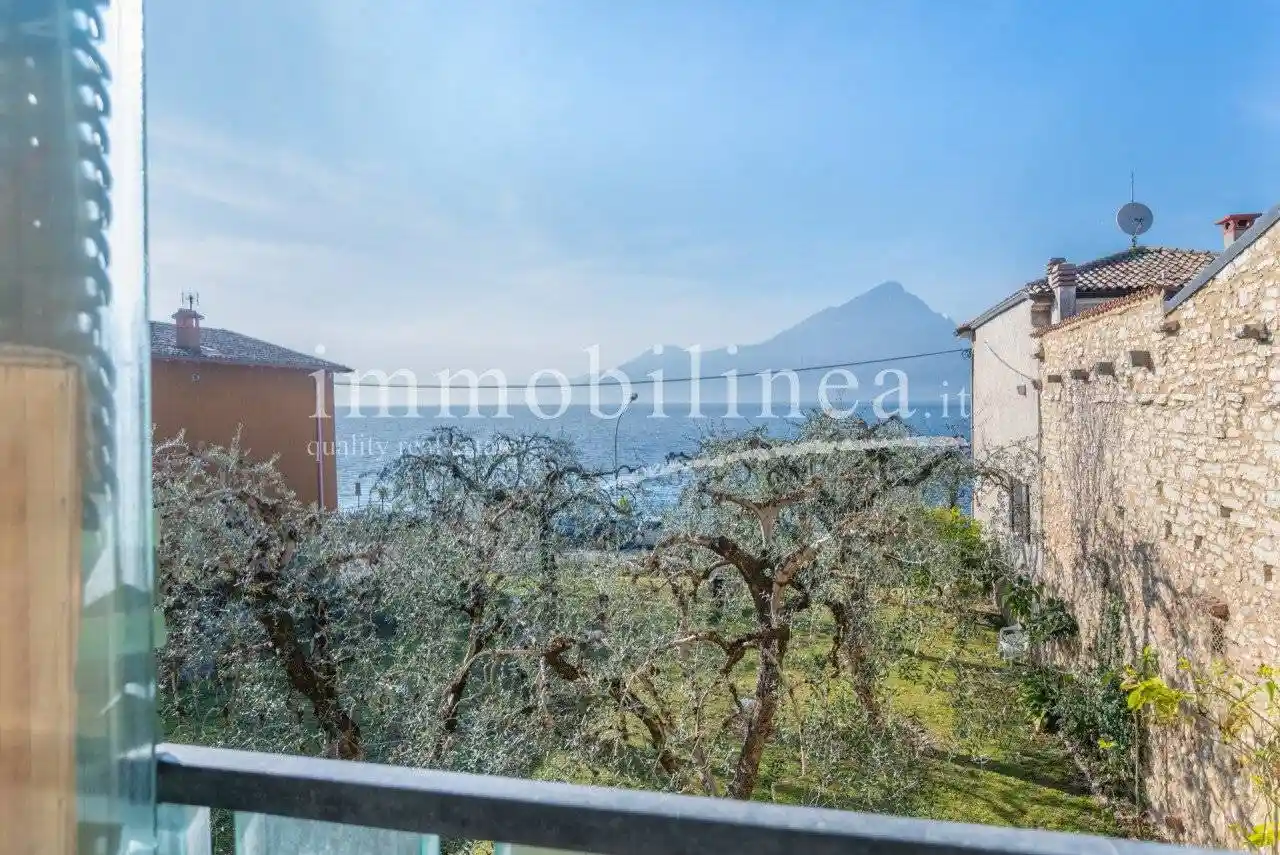 Appartamento in vendita a Torri del Benaco