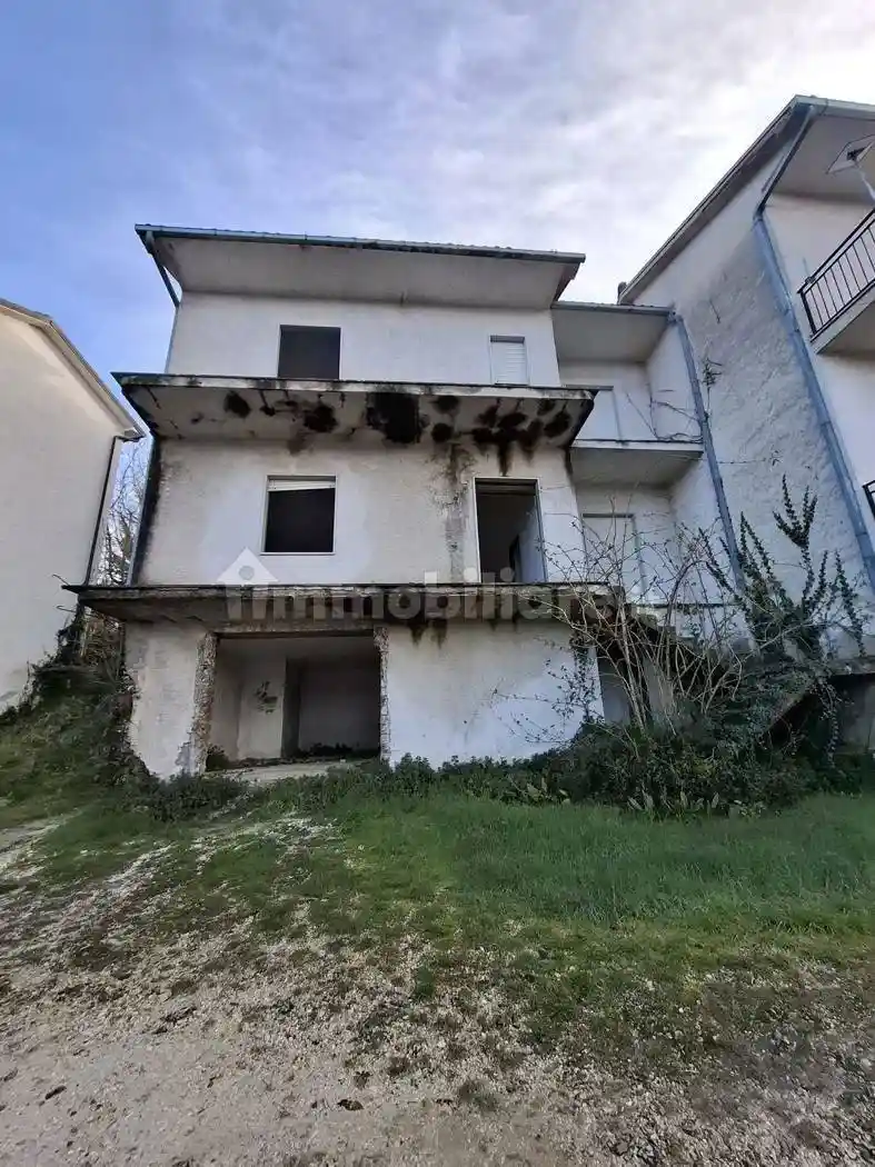 Casa indipendente in vendita a Arpino