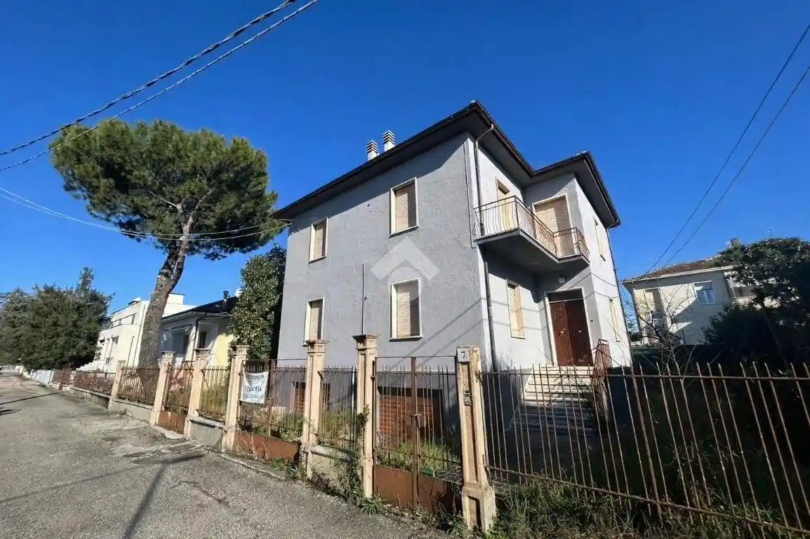 Villa in vendita a Foligno